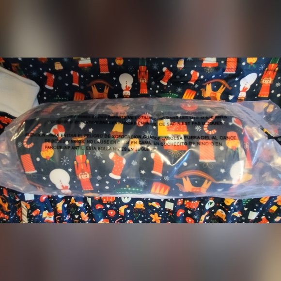 Christmas Pajamas Women's Size Small - Picture 6 of 7